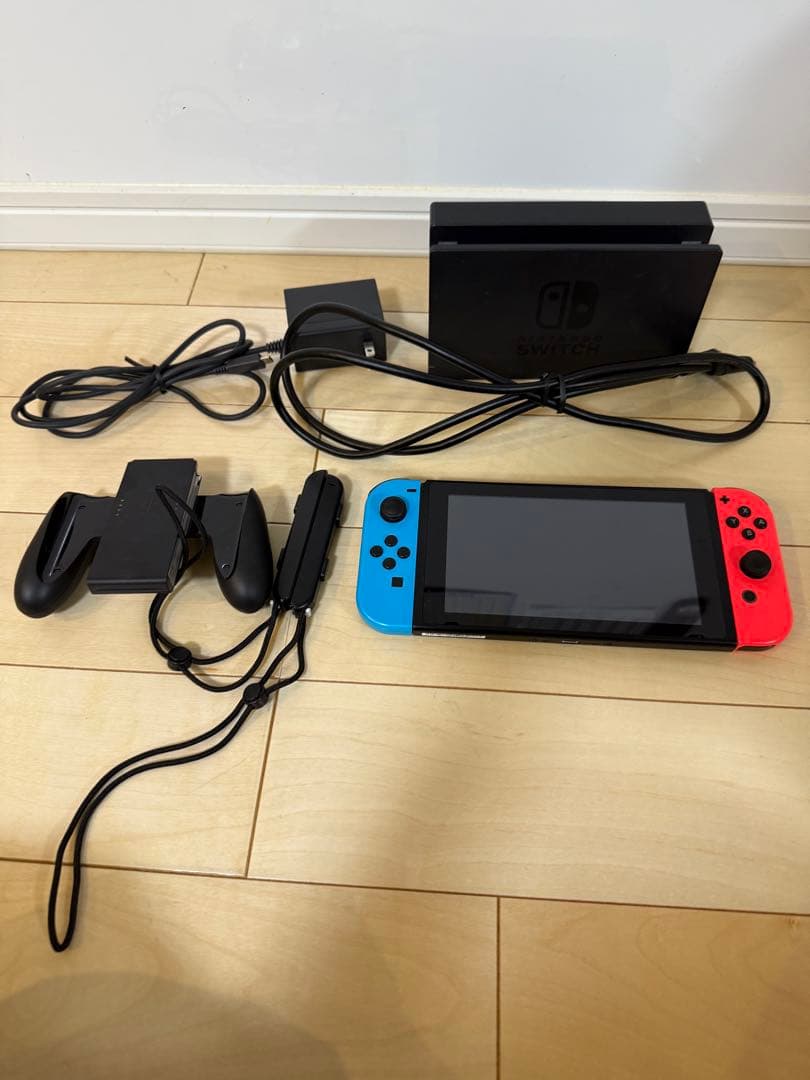 NintendoSwitch 赤 青 スイッチ 本体 付属品 傷有Joy-Con 任天堂（Nintendo） Nintendo Switch ニンテンドースイッチ本体 Joy
