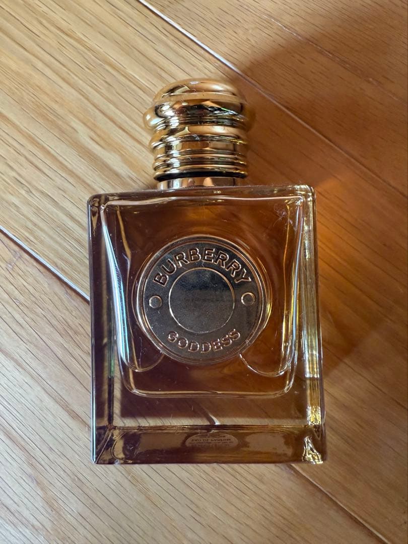 Burberry Goddess オードパルファム 50ml