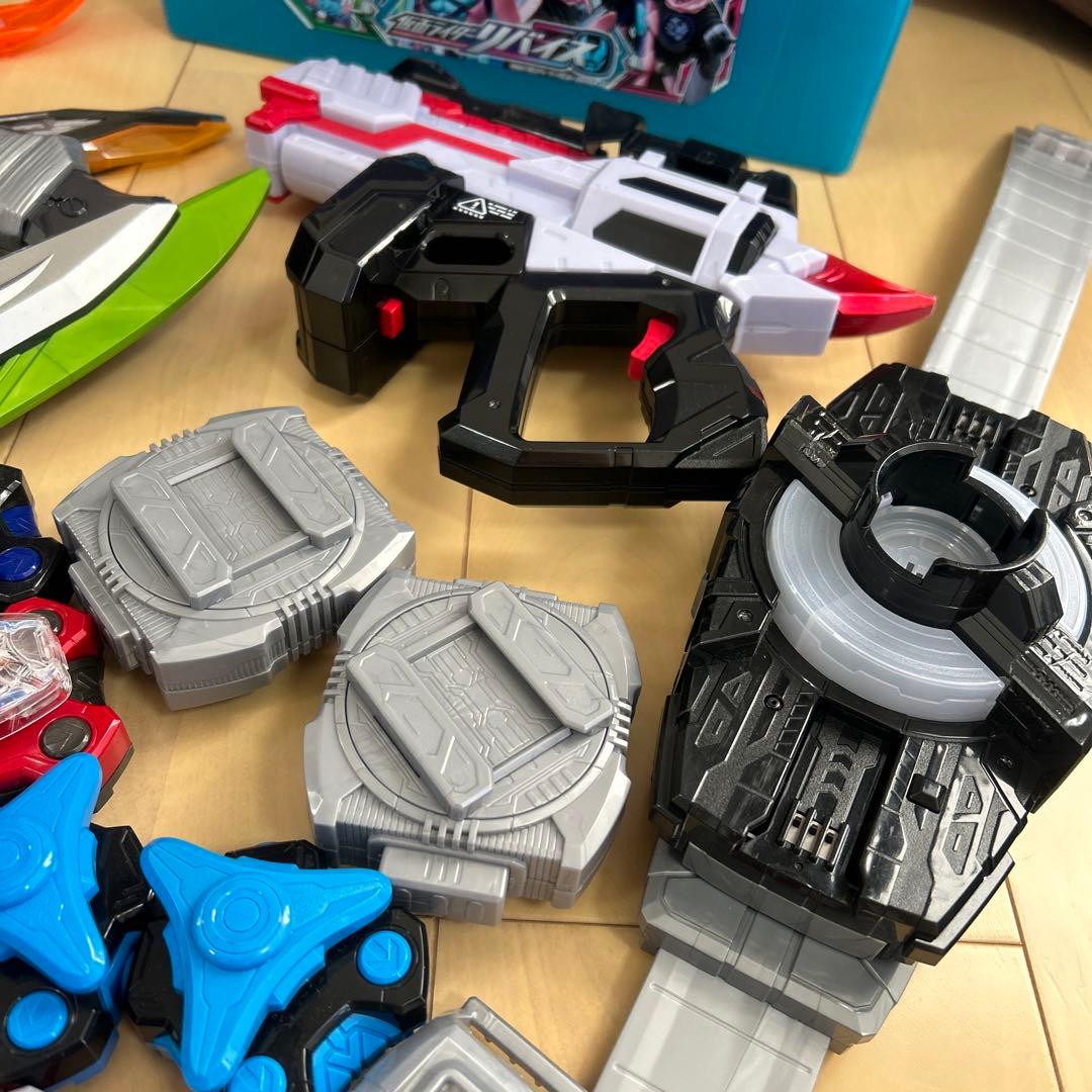 お買い得！ 仮面ライダーギーツ おもちゃまとめ売りセット - メルカリ
