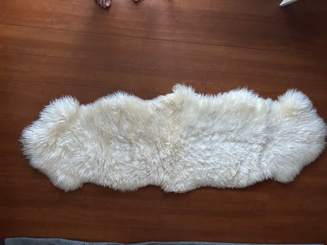 ホワイト羊毛ラグ 長方形　180×70