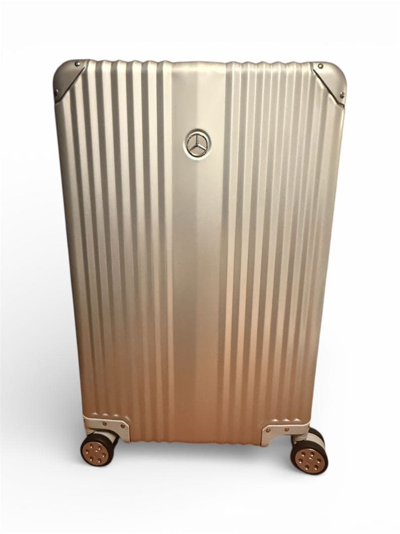 新品未使用　キャリーケース　メルセデスベンツ　カバー付　65L 2026年最新】ベンツ スーツケース 65の人気アイテム - メルカリ