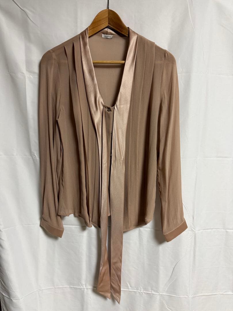 Max Mara ベージュ リボン付き長袖シャツとスリップトップス