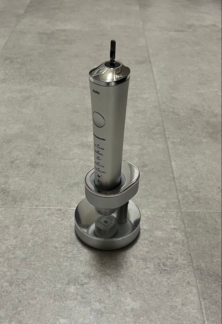 【ほぼ未使用】パナソニック ドルツ EW-DP56-S 電動歯ブラシ 箱なし 電動歯ブラシ Doltz（ドルツ） シルバー EW-DP56-S [振動式 /AC100V