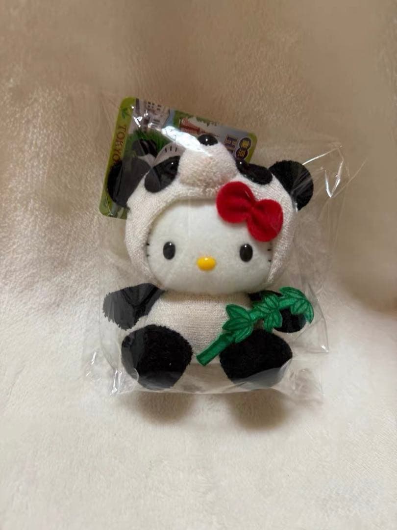 サンリオハローキティ　東京限定パンダ　ぬいぐるみポールチェーンマスコット