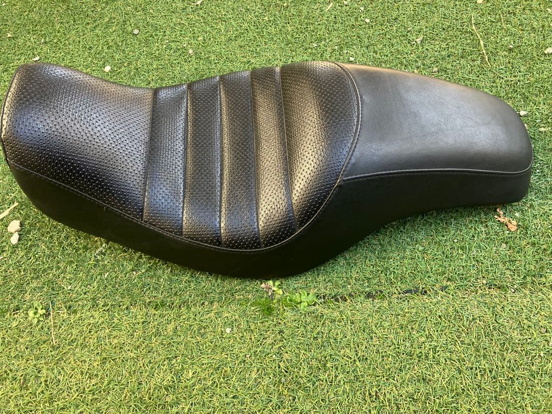 スポーツスターXLH883R 純正シート リジスポ - メルカリ