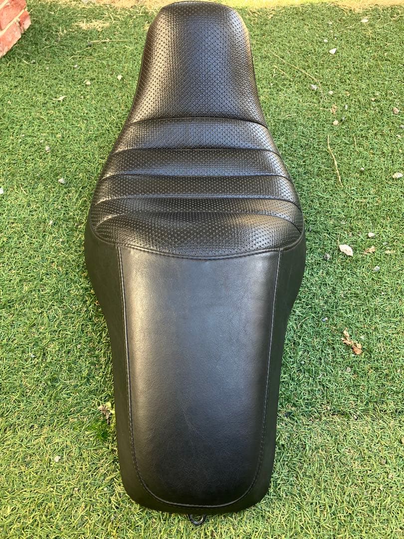 スポーツスターXLH883R 純正シート リジスポ - メルカリ