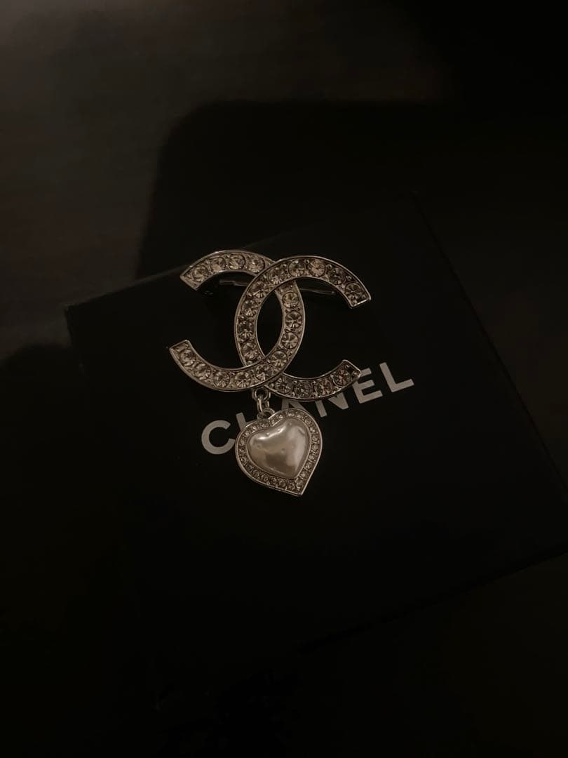 CHANEL ブローチ　ハート CHANEL - CHANEL シャネル ブローチ ココマーク ハートの通販 by RECLO