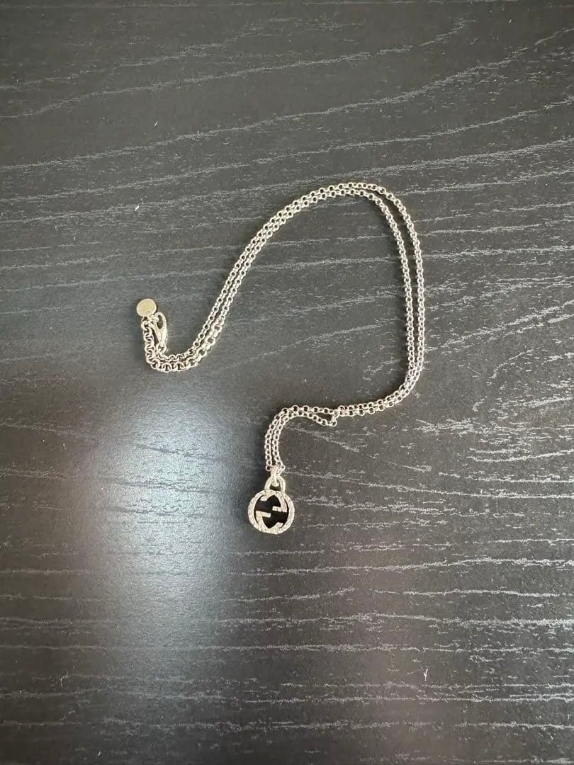 【定価51700円】GUCCI シルバー ロゴペンダント ネックレス