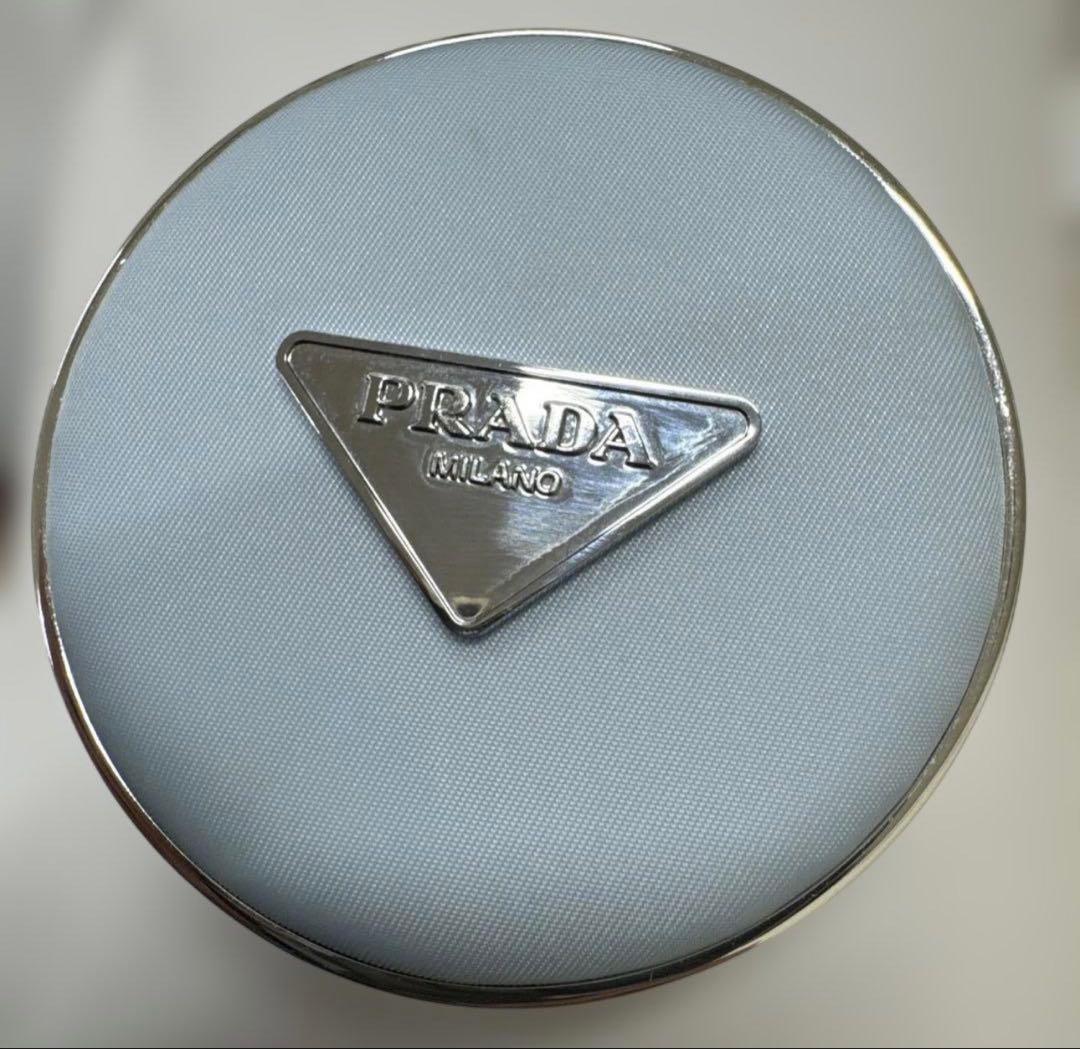 ファンデーション PRADA AUGMENTED SKIN CUSHION FOUNDATION