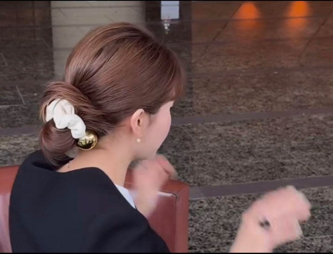 LOEM TOKYO ロエムトウキョウ ホワイト moon シュシュ - メルカリ