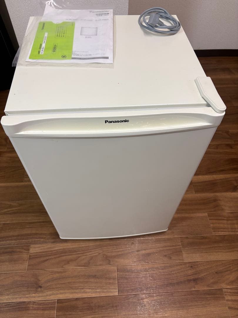 Panasonic ホワイト冷蔵庫　NR-A80D-W
