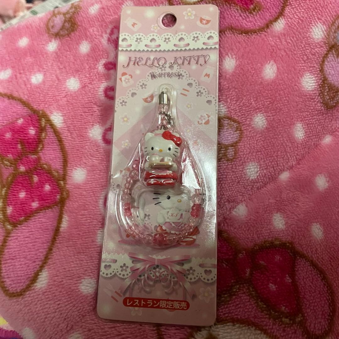 限定　ご当地キティ　ウェイトレス　レストラン　レア　メイド　ピンク　サンリオ 3/13（金）～3/15（日）「レイクタウンアウトレット」にサンリオカフェ