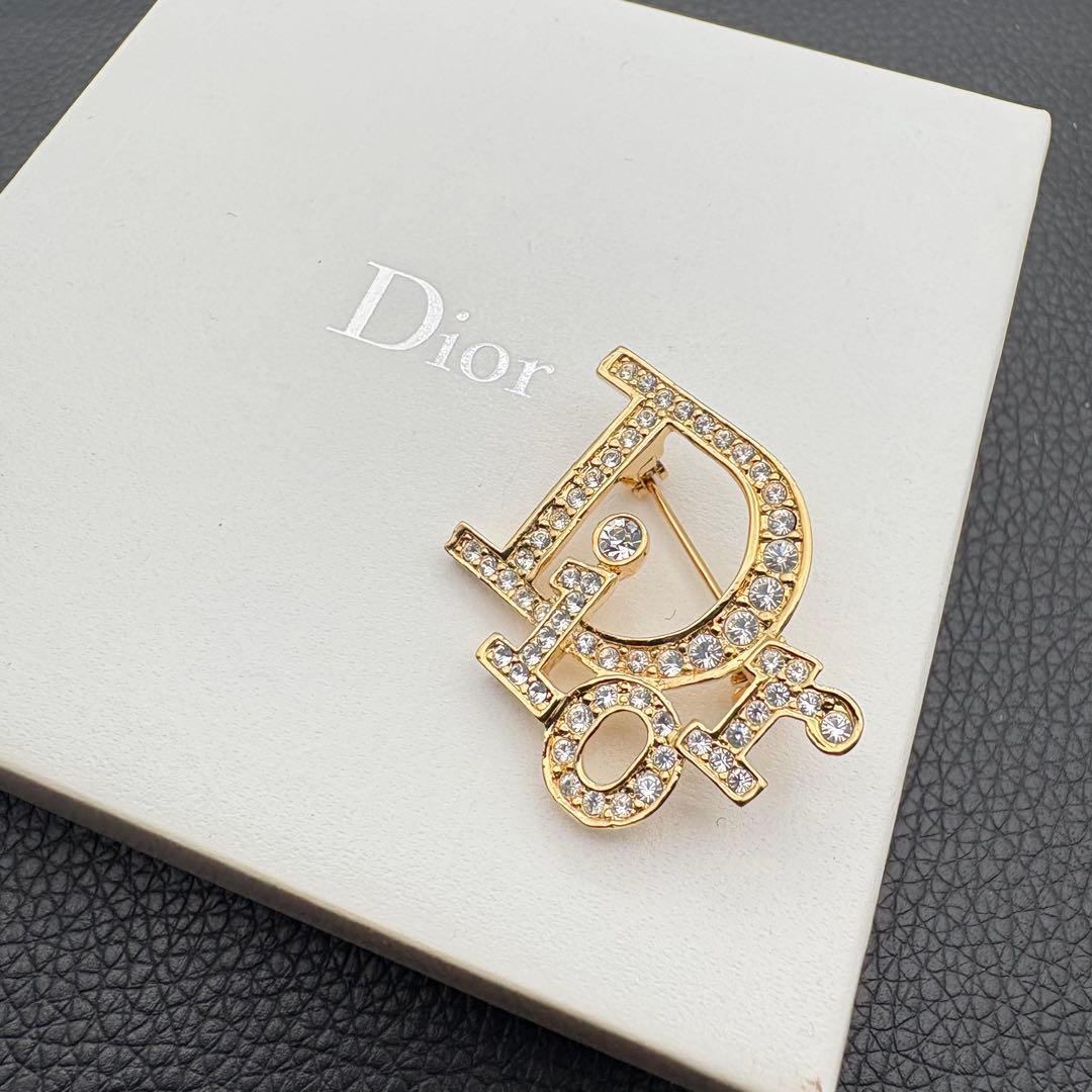 Dior ゴールドロゴブローチ クリスチャンディオール