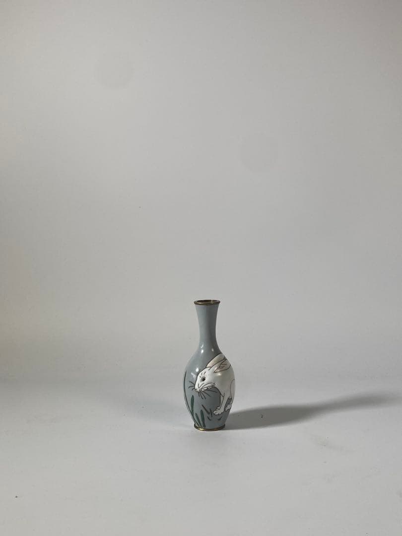 明治時代　七宝焼　うさぎ柄　盛り上げ七宝花瓶