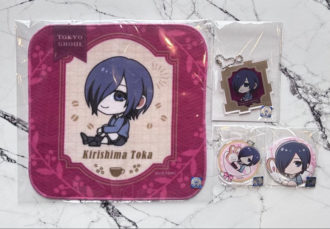 東京喰種 霧嶋董香 ハンカチ アクリルキーホルダー 缶バッジ 4点