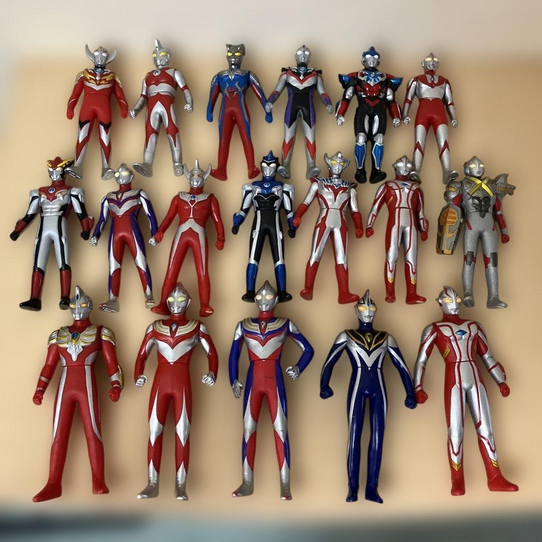 ウルトラマンソフビ18体まとめ売り - メルカリ