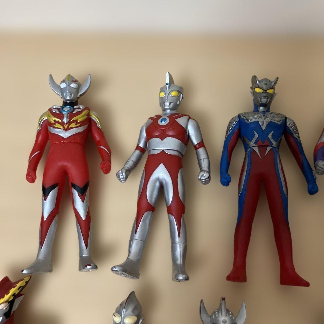 ウルトラマンソフビ18体まとめ売り - メルカリ