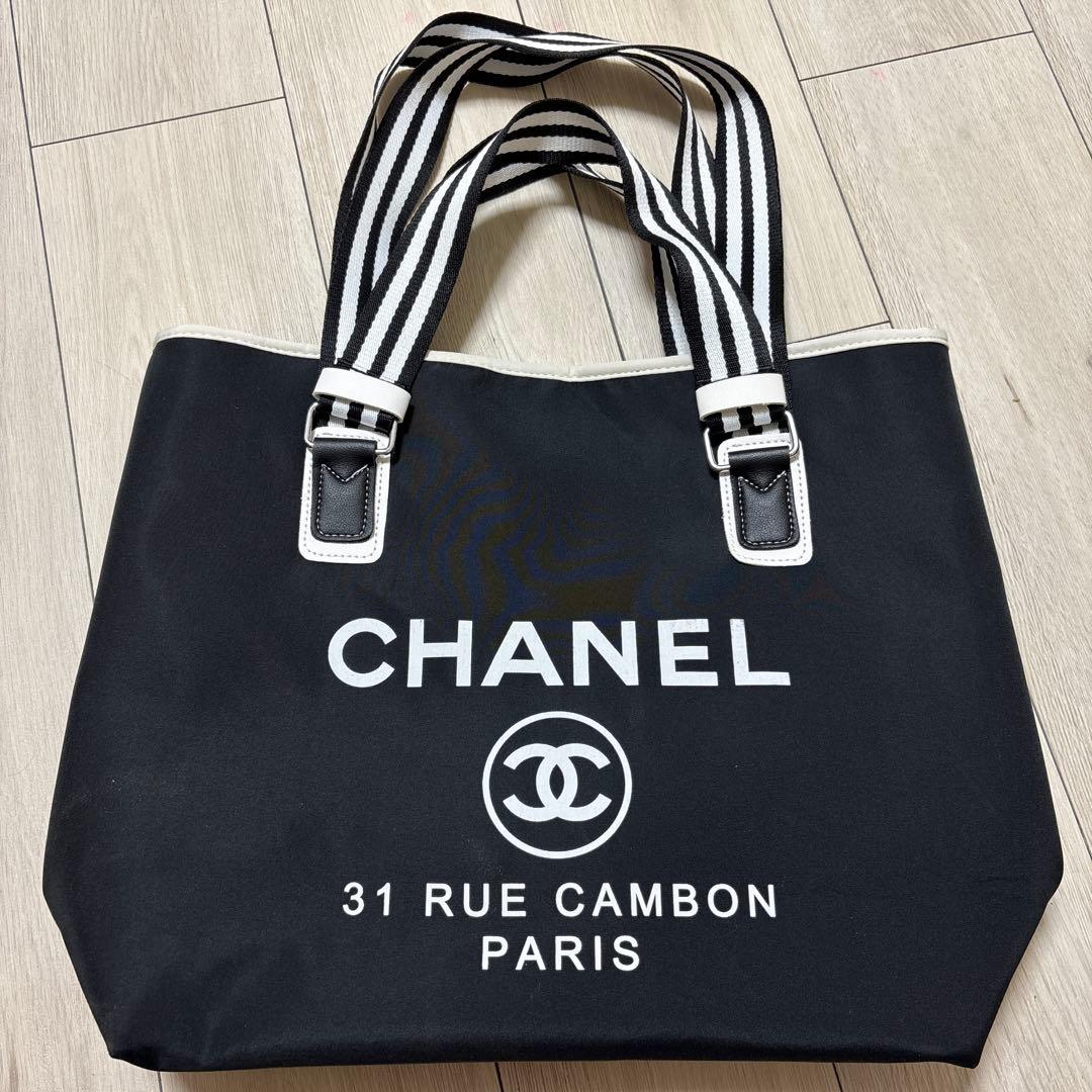 未使用　CHANEL☆トートバッグ ロゴ入りトートバッグ CHANEL（シャネル） ドーヴィル ロゴスタッズ トートバッグ 黒 【中古