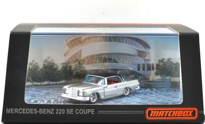 マテル・クリエーションズ　マッチボックス メルセデスベンツ 220 SE クーペ
