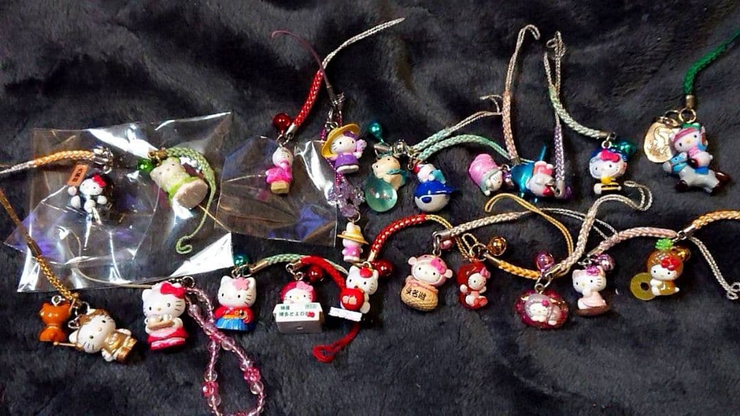 ふ*う様 ご当地ハローキティ ストラップ 95個セット タグなし レア ふ