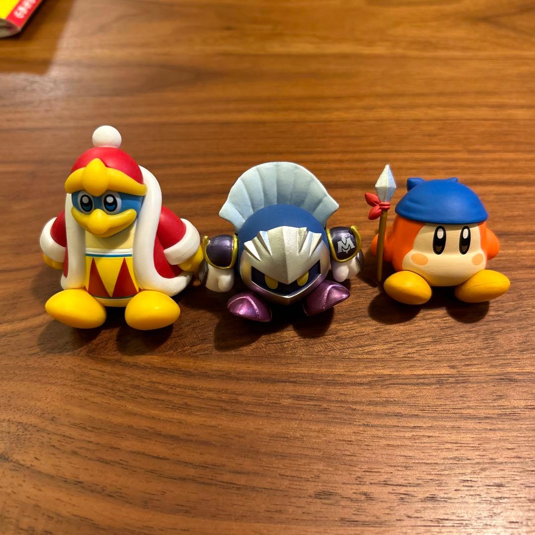 座る 星のカービー デデデ大王 メタナイト ワドルディ フィギュア