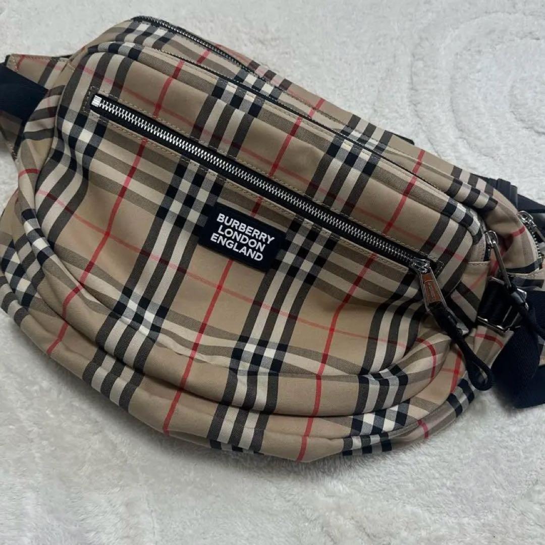 BURBERRY 人気定番チェック柄 ボディバッグ