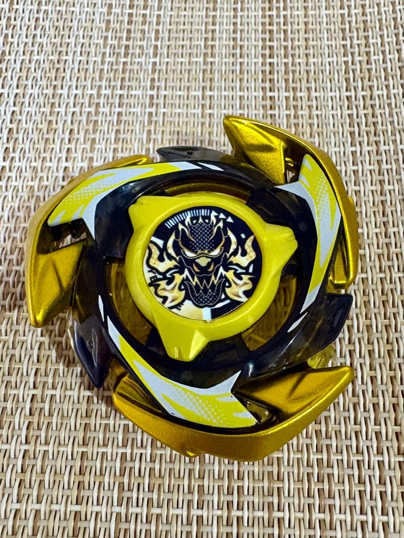 ドランブレイブJ メタルコートゴールド ベイブレードX 塗装品 - メルカリ