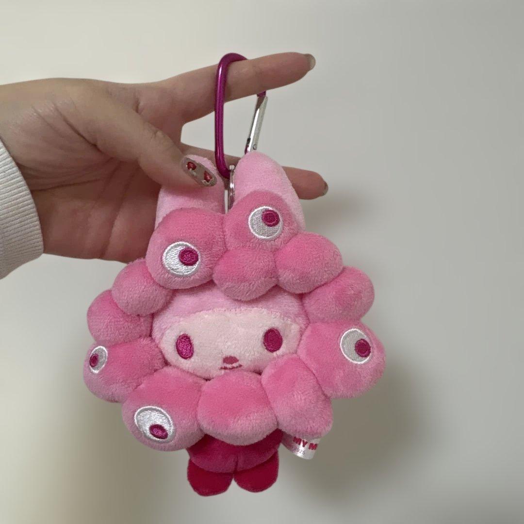 推しカラー ミャクミャク なりきり マイメロ カラビナ BC - メルカリ