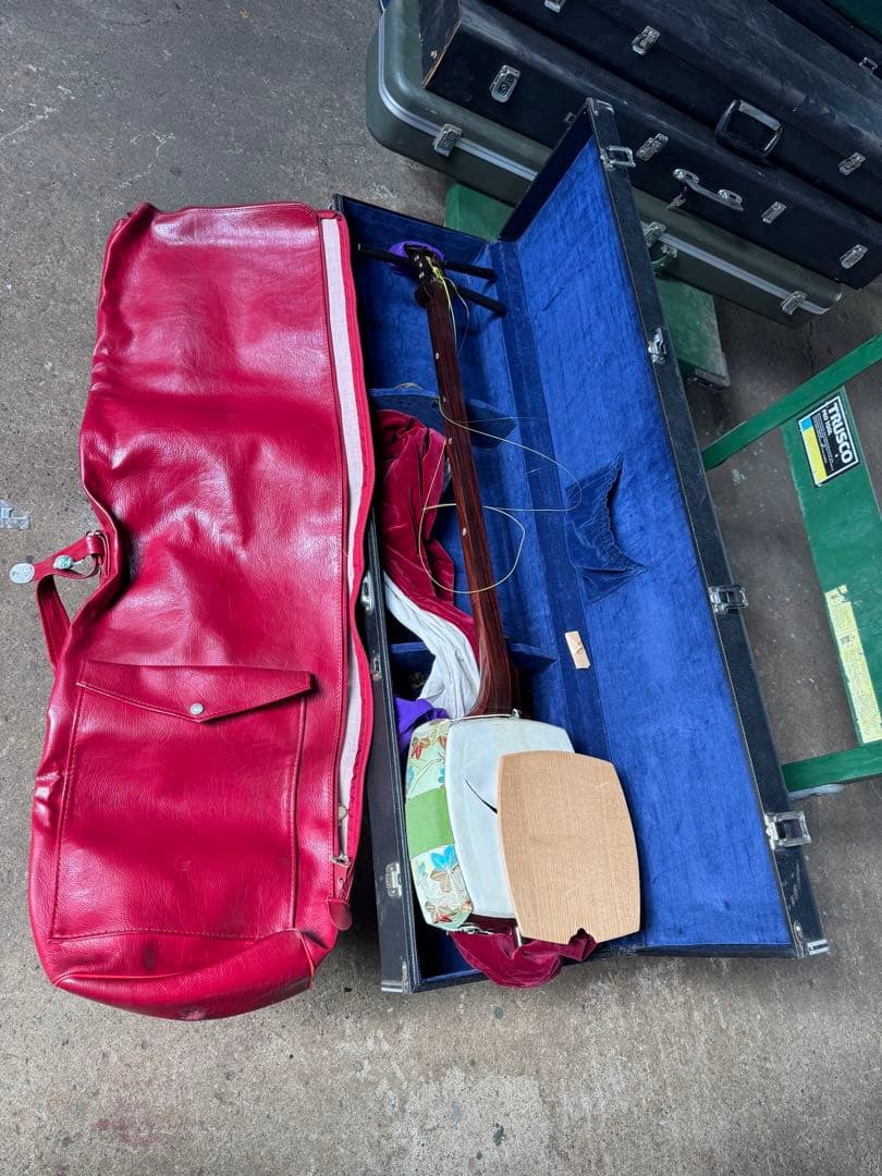 1-津軽三味線?　高級糸巻き 紅木？ハードケース&付属あり