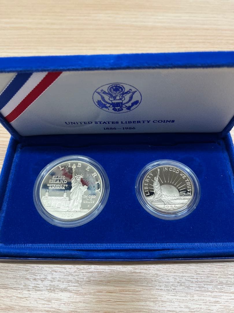 1986年に発行された1886-1986アメリカ自由の女神記念コインのセット