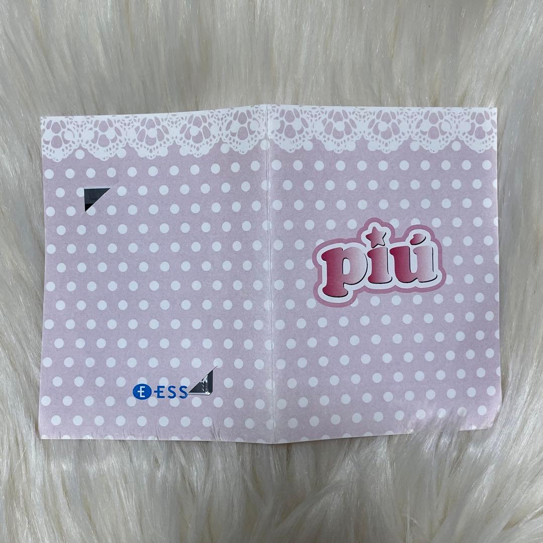 岡崎紗絵さん 直筆サイン入りチェキ（piuモデル） - メルカリ