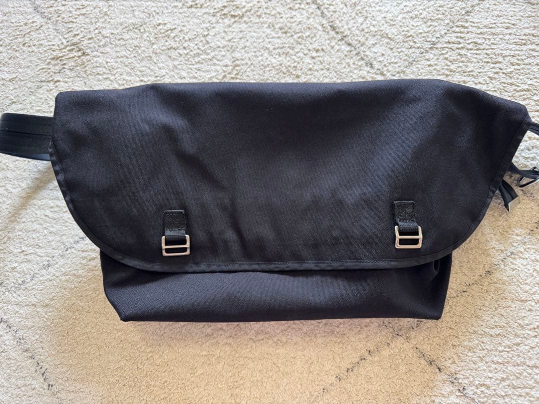 レジスタントメッセンジャーバッグ LowSKOOL