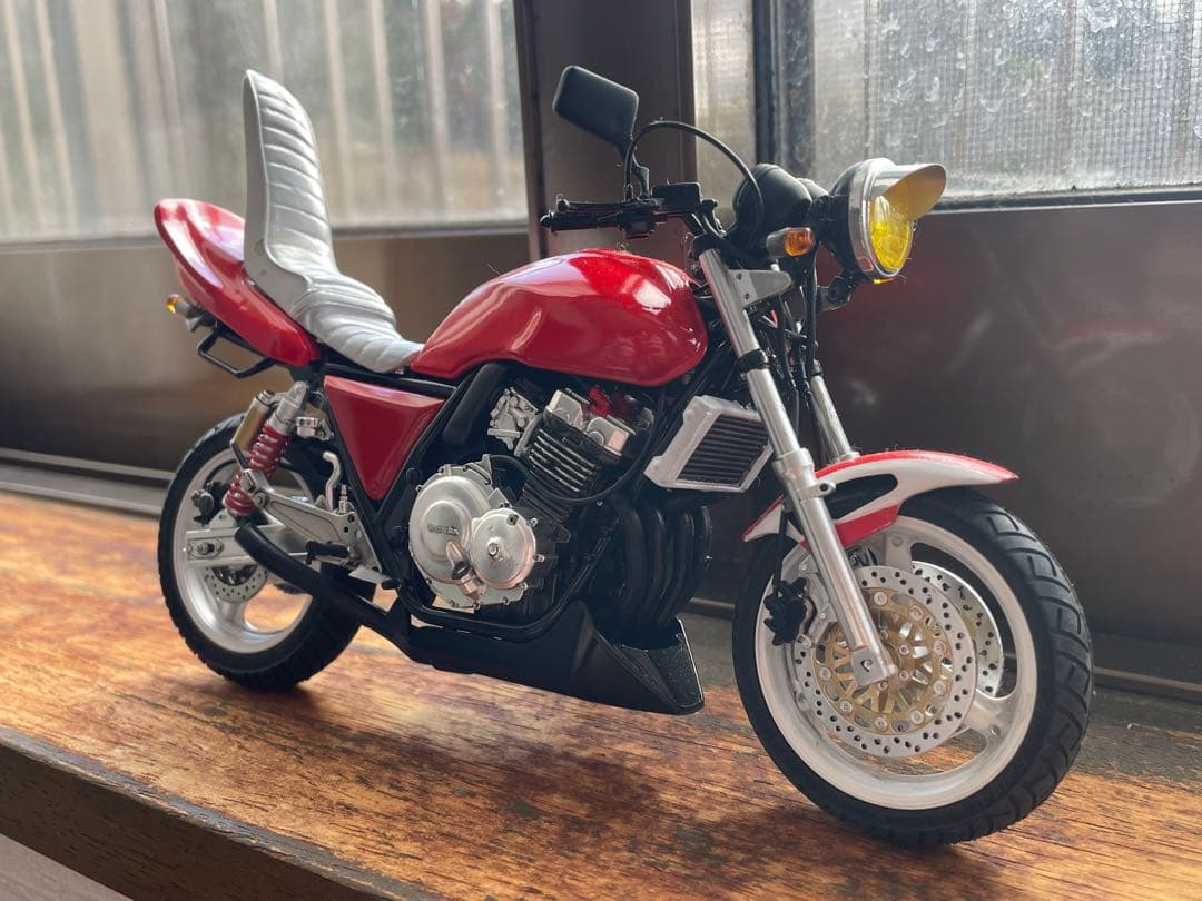 アオシマ　1/12 cb400sf スーフォア　完成品