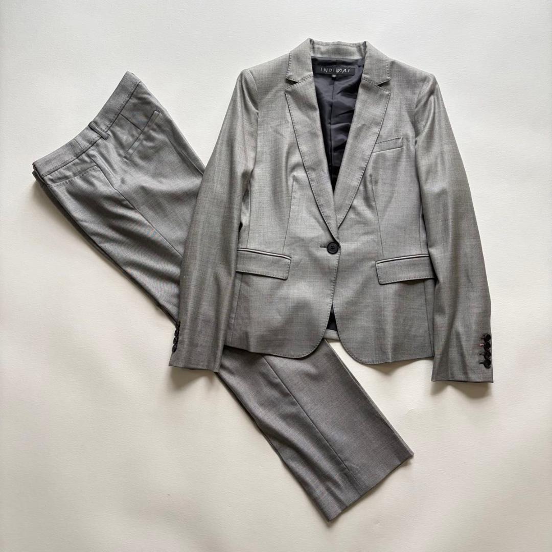 ＊美品【インディヴィ】パンツスーツ　ロロピアーナ　グレー スーツ セットアップ
