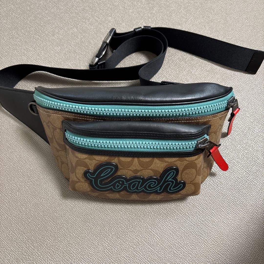 Coach ボディバッグ・ショルダーバッグ