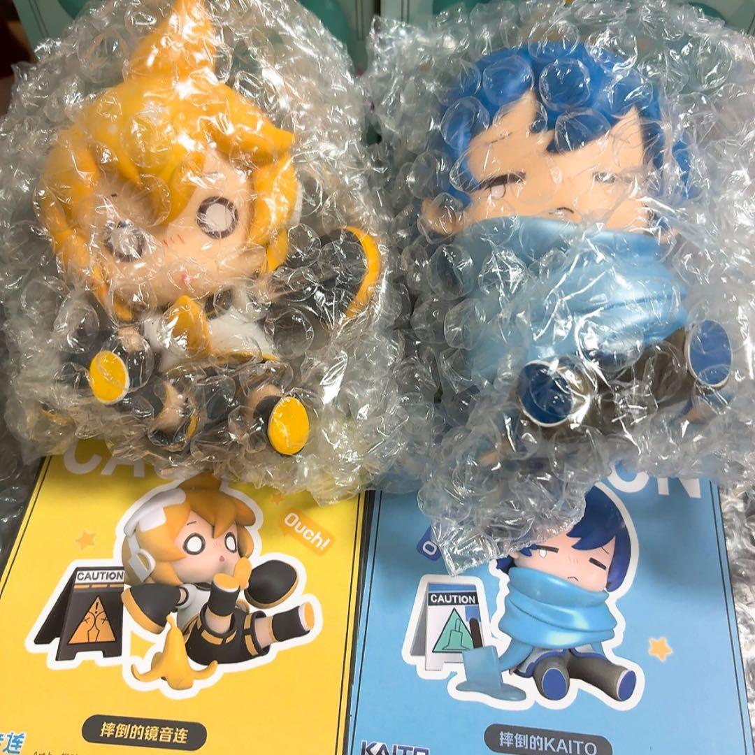 鏡音レン　KAITO 転倒した初音ミク　フィギュア