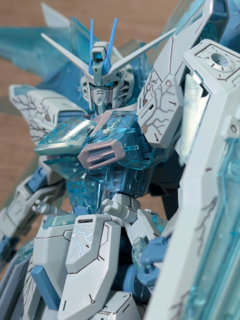 MG フリーダムガンダム Ver.2.0 クロスコントラストカラーズクリア