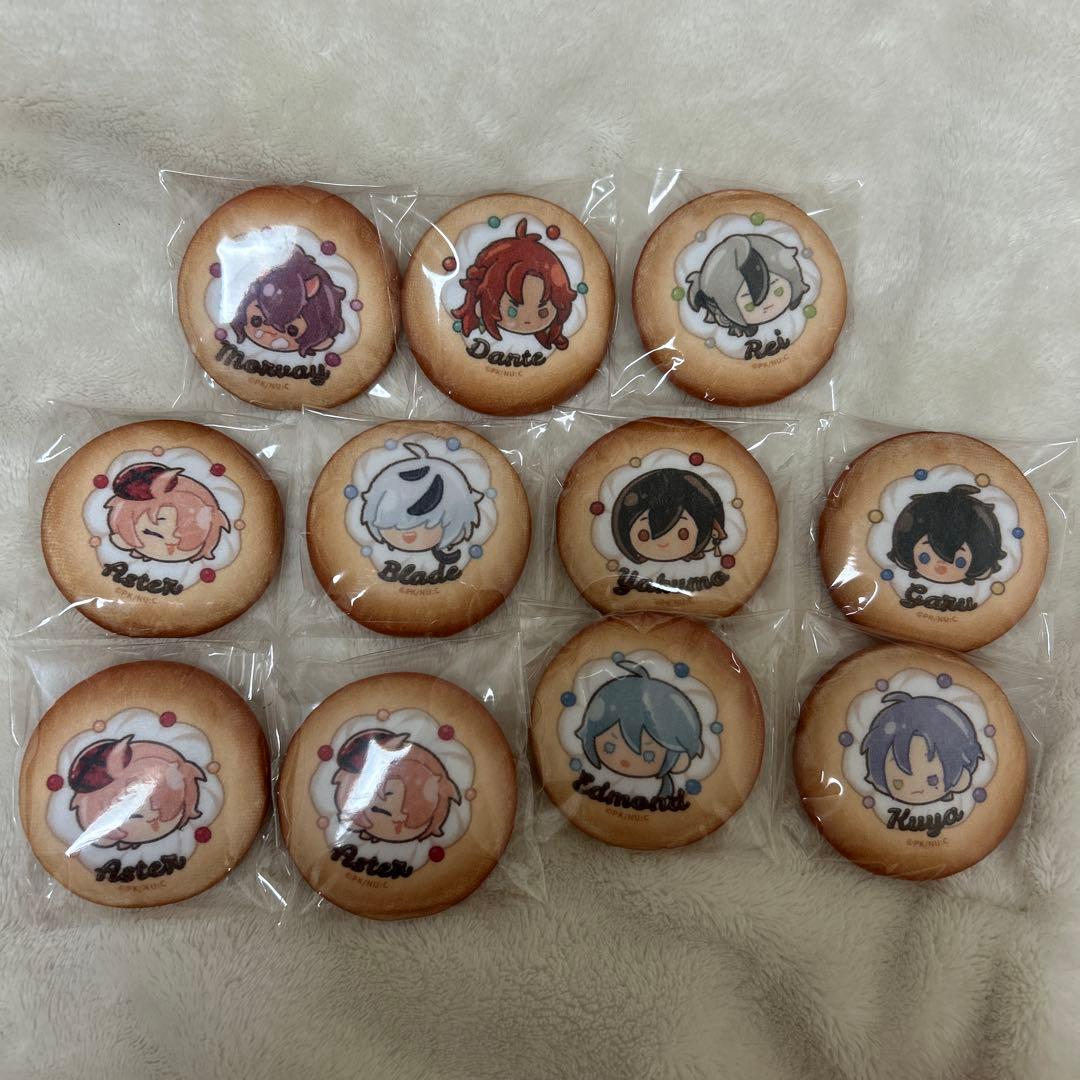 鞍*馬様 nuカーニバル ふわふわ缶バッジ　箔押しチェキ風カード　カレンダー