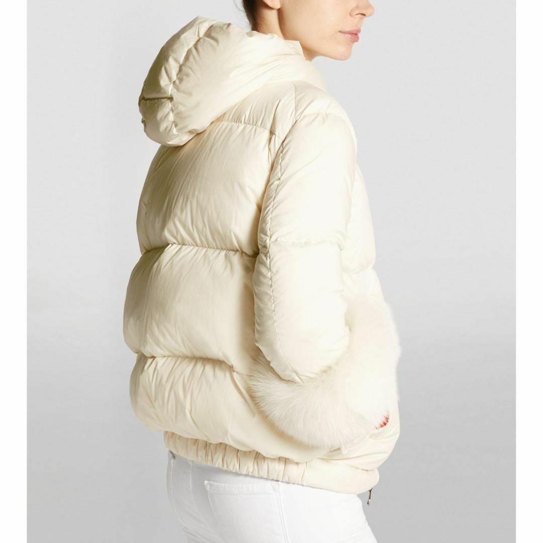 MONCLER フード付きダウンジャケット　袖ファー　オフホワイト　サイズ2