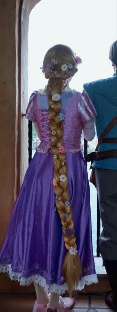 年末限定値下げ！ラプンツェル風ウィッグ/軽量・950g/光るウィッグ