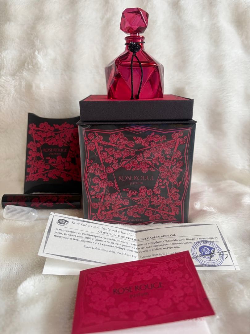 新品未使用　資生堂　ローズルージュ　パルファン　32ml アトマイザー付き