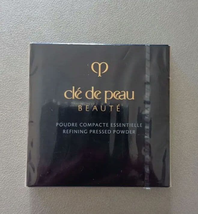 新品未開封★clé de peau プレストパウダー