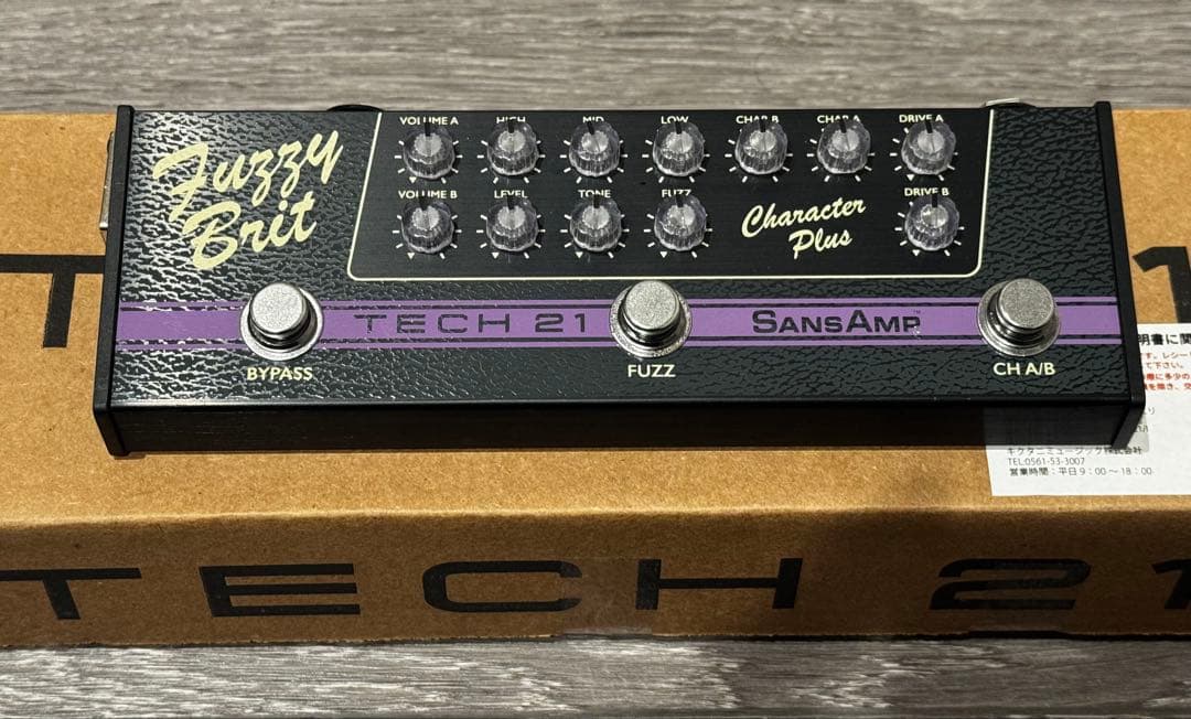 ギター TECH21 Fuzzy Brit