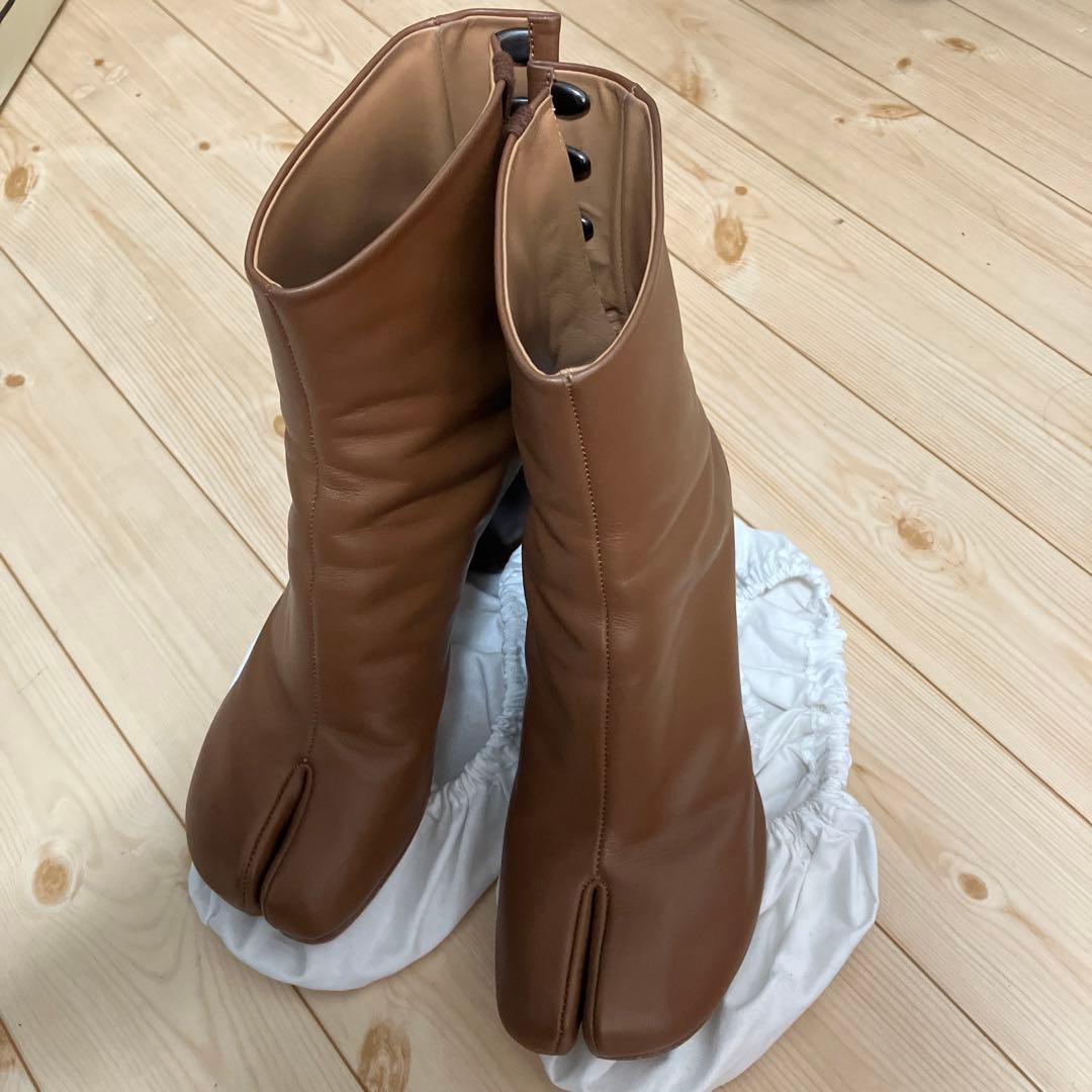 メゾンマルジェラ　tabi 足袋　ブーツ　カーフスキン　38 Maison Margiela（メゾンマルジェラ） ショートブーツ Tabi タビ