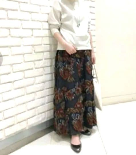 ビアズリーフリンジスカート