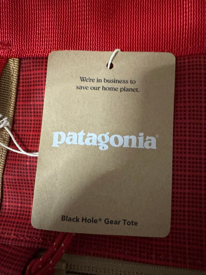 patagonia ブラックホール トート 61L 赤 廃盤カラー - メルカリ
