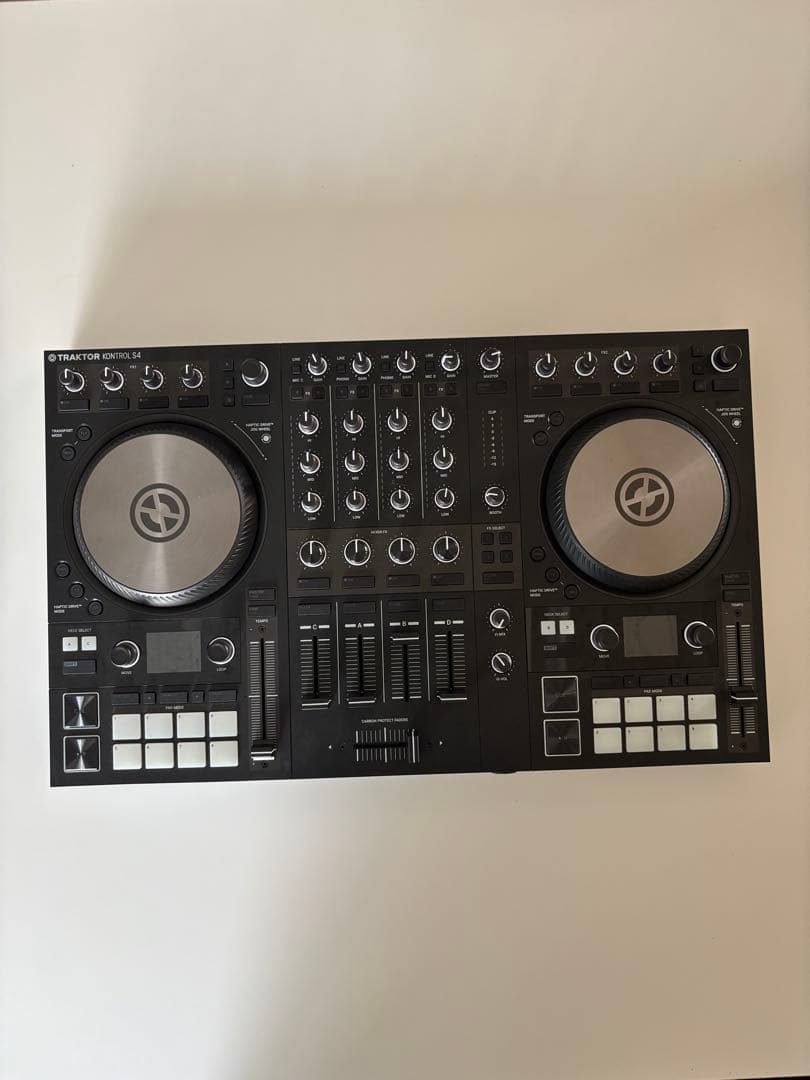 TRAKTOR KONTROL S4 MK3コントローラー