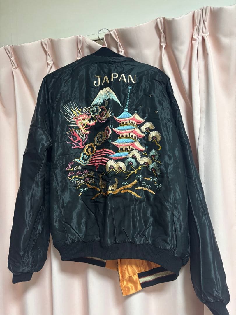 スカジャン 日本の風景と虎刺繍