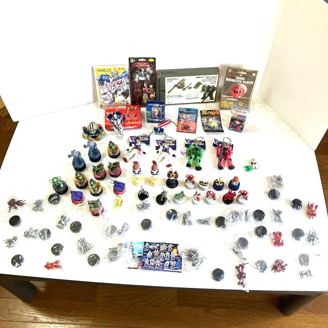 機動戦士ガンダム　まとめ売り ライター　フィギュア　ストラップ その他 機動戦士ガンダム ガンダムにょっきりストラップ｜ガシャポン