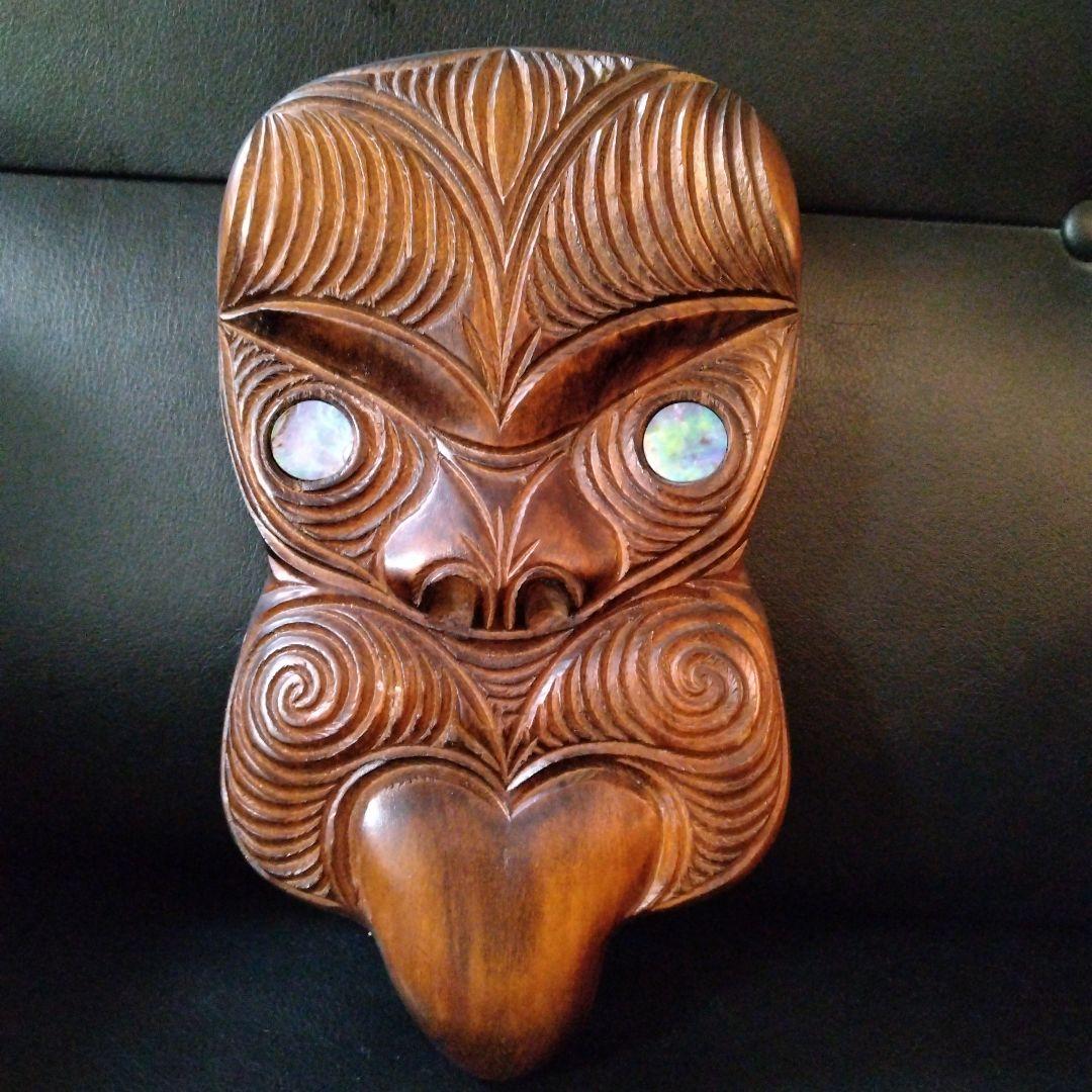 ニュージーランド マオリ族 仮面 壁掛け お守り 壁飾り - メルカリ